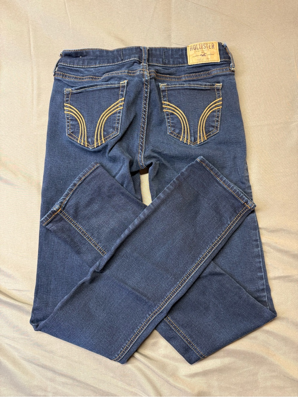 Hollister Women's Indigo Skinny Jeans with Contrast Pocket Stitching